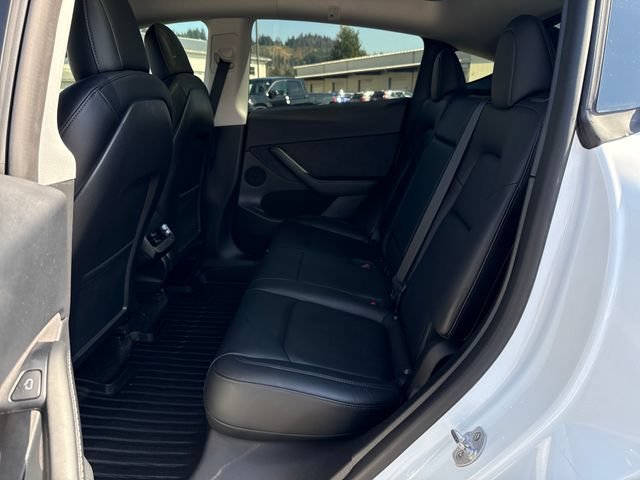 Used 2022  Tesla Performance image 15