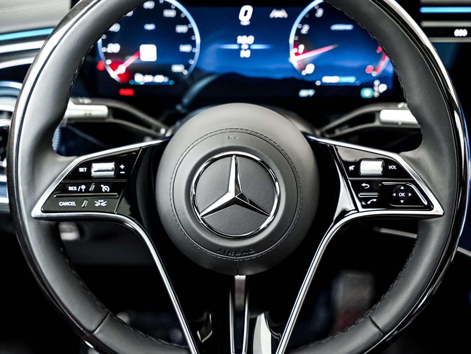 New 2027 MANUFAKTUR Moonlight White Metallic Mercedes-Benz S 580 image 15