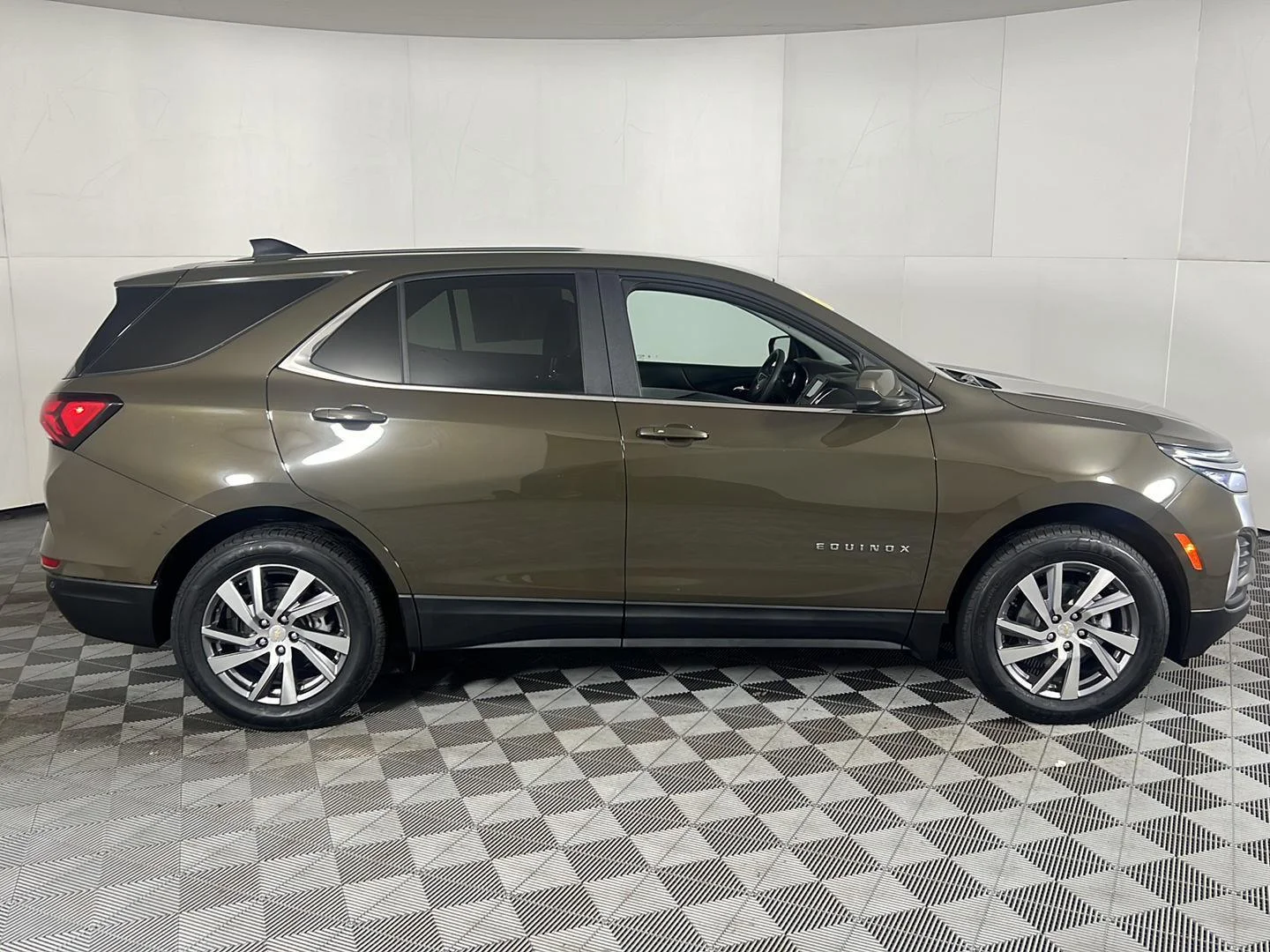 Used 2023 Harvest Bronze Metallic Chevrolet LT image 3