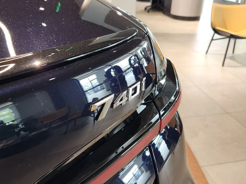 New 2026 Carbon Black Metallic BMW 740i xDrive image 20