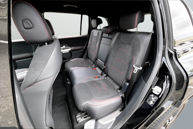 Used 2024 Black Mercedes-Benz GLB 250 image 18