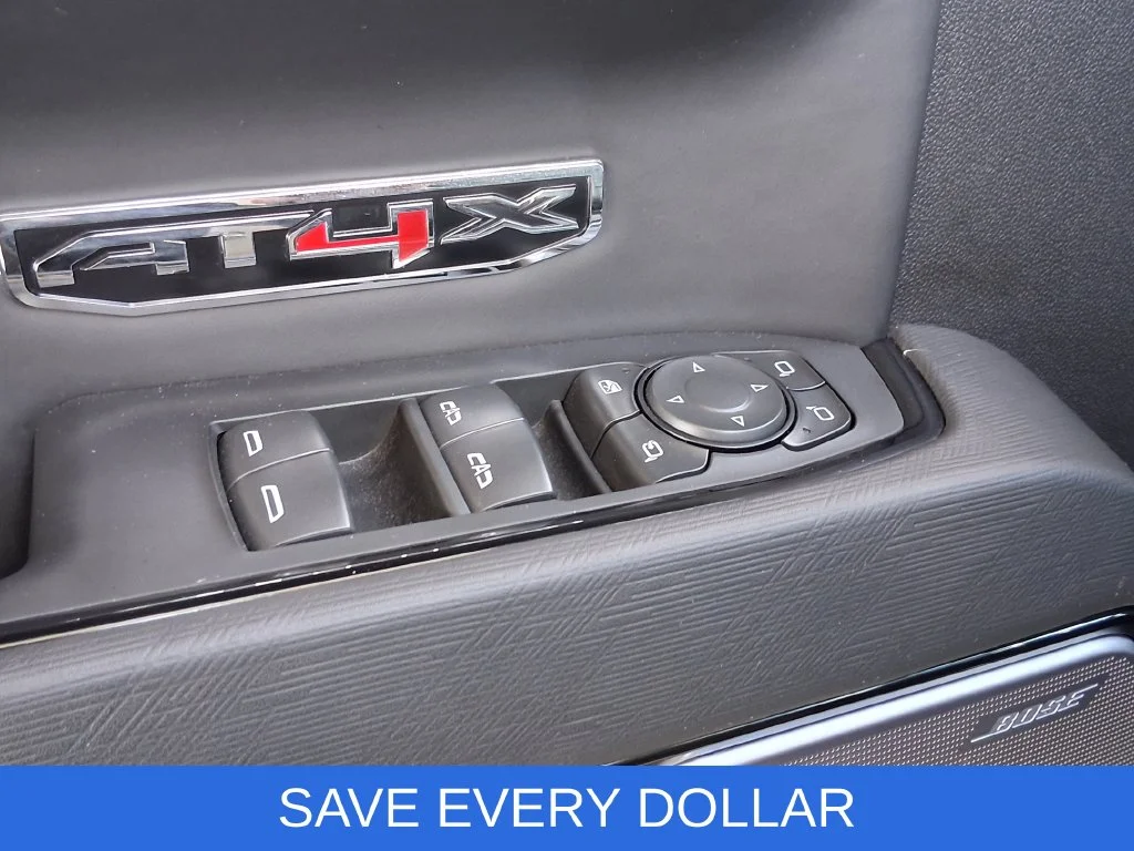Used 2025 White GMC AT4X image 21