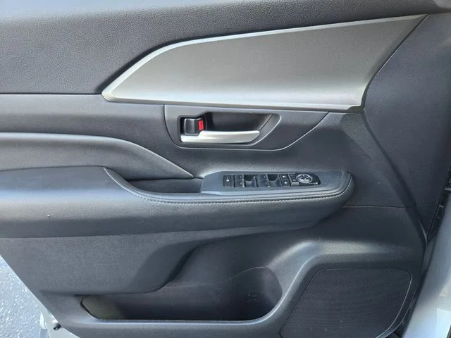 Used 2025 Silver Toyota XLE image 34