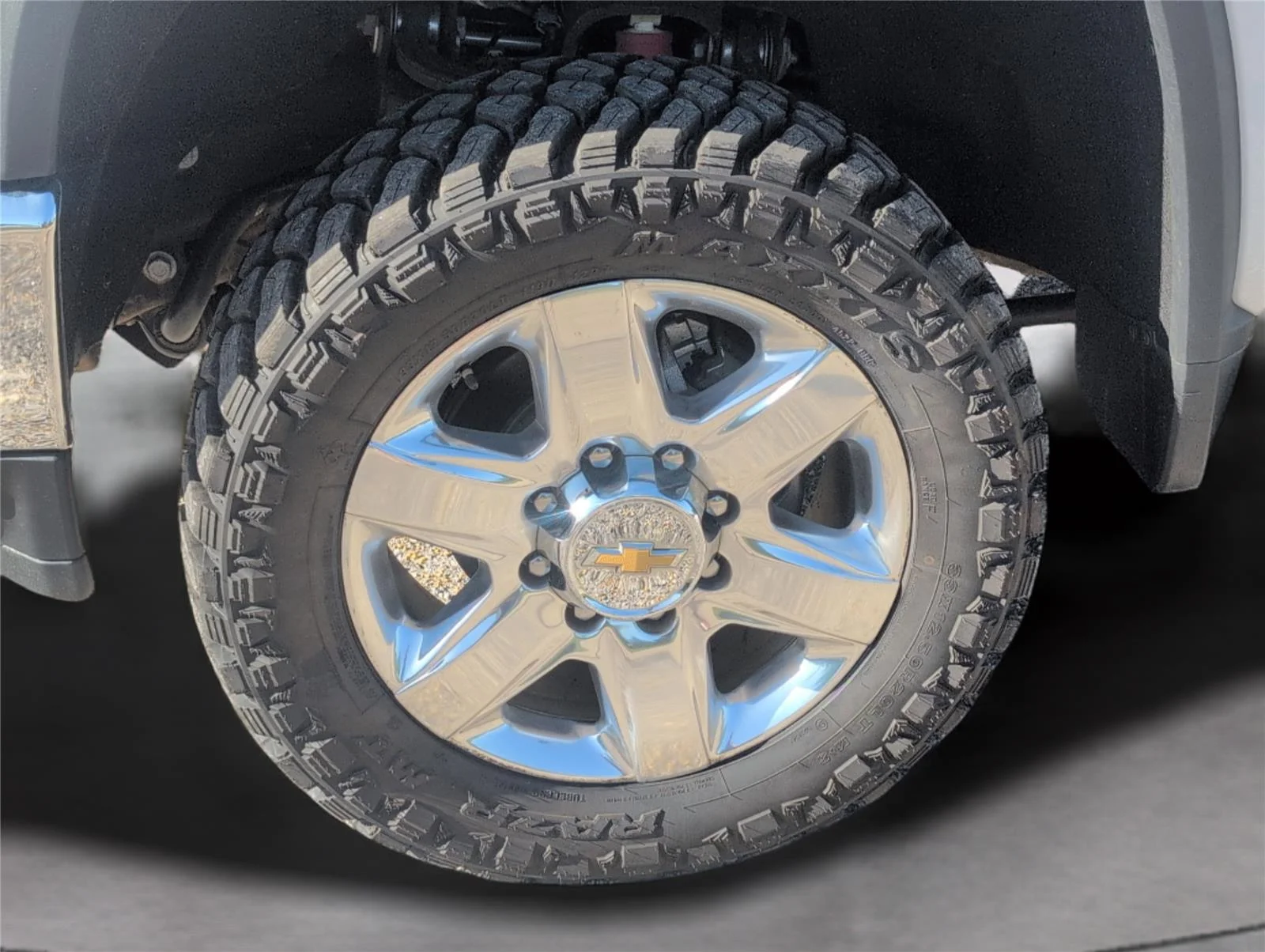 Used 2022 Summit White Chevrolet LTZ image 35