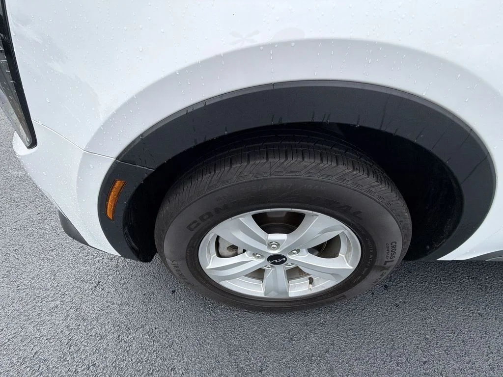 Used 2024 White Kia LX image 16