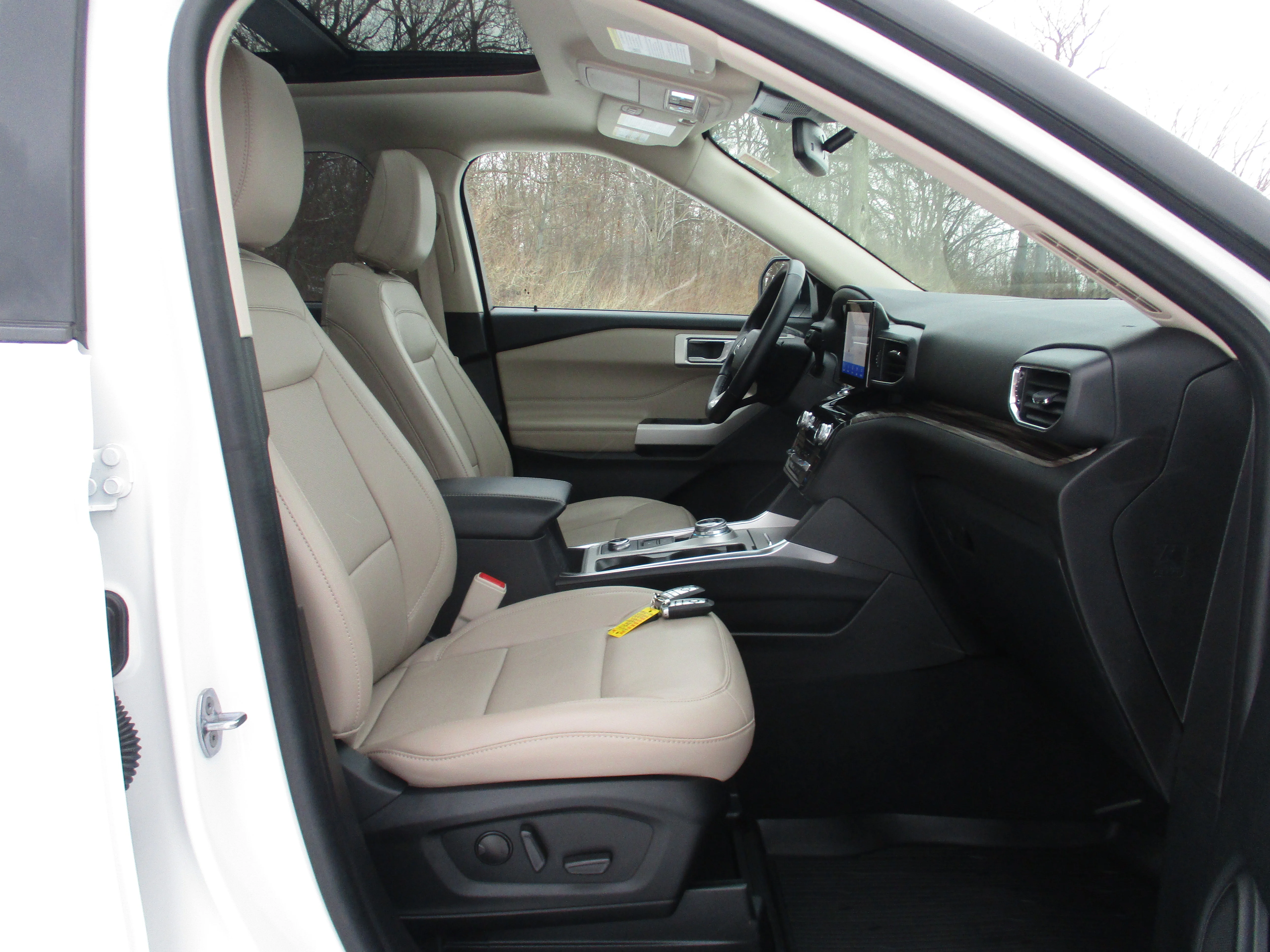 Used 2022 Star White Metallic Tri-Coat Ford Limited image 20