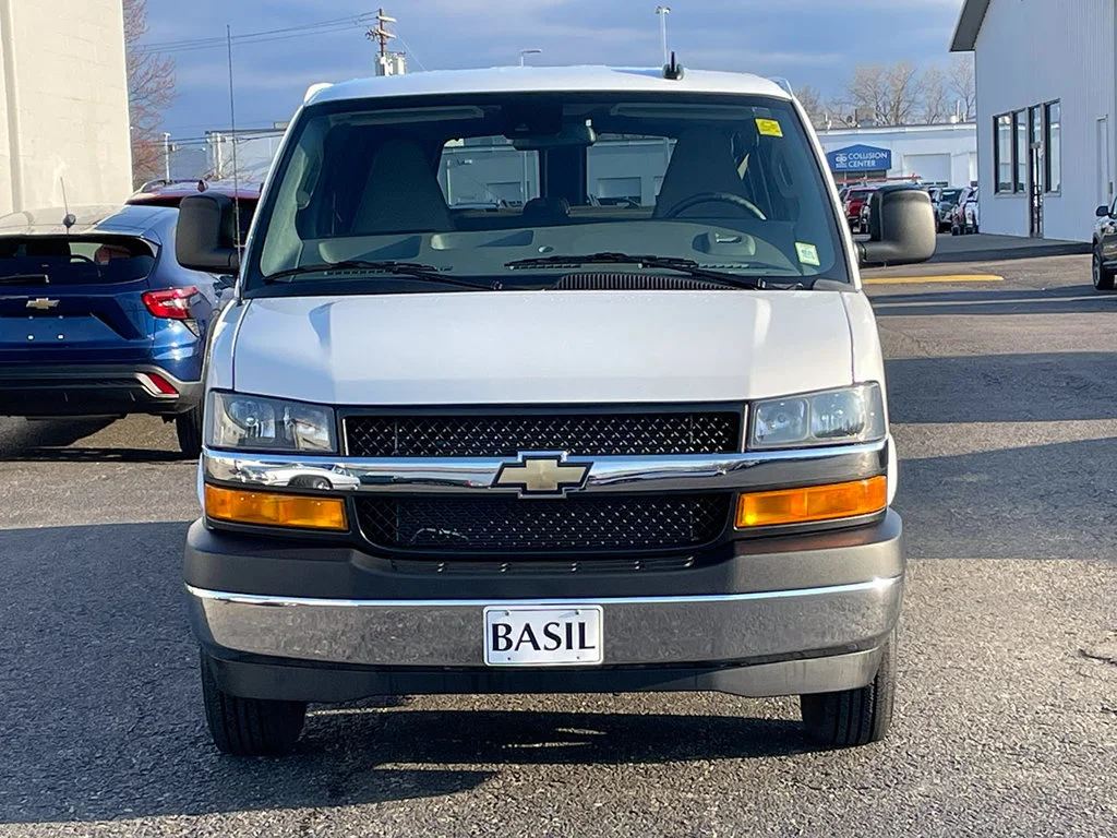 Used 2025 Summit White Chevrolet 1LT image 5