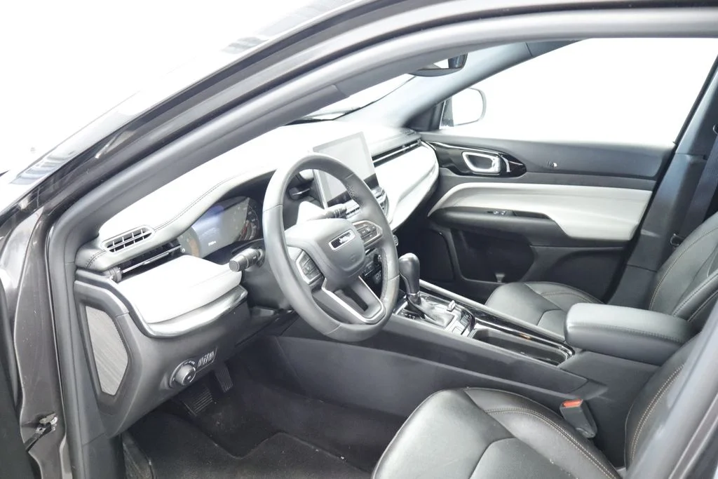 Used 2023 Gray Jeep Limited image 26
