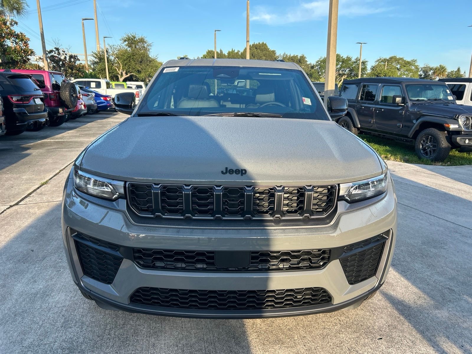 New 2027 Sting-Gray Clear-Coat Paint Jeep Laredo Altitude image 21