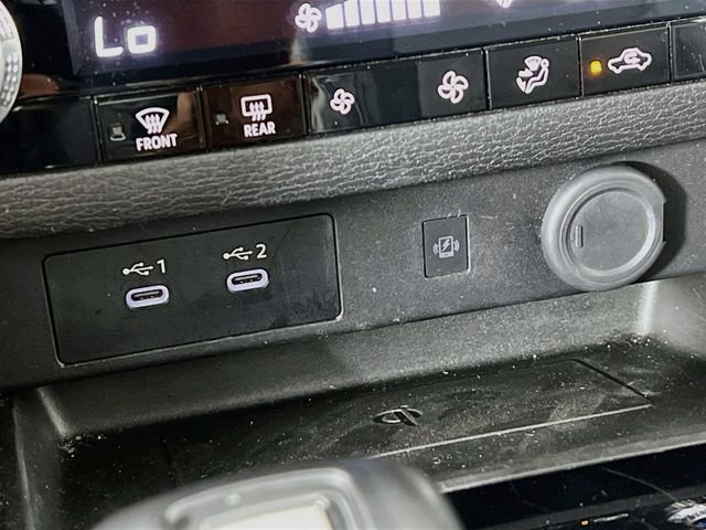 2025 Mitsubishi Outlander SE - Photo 21