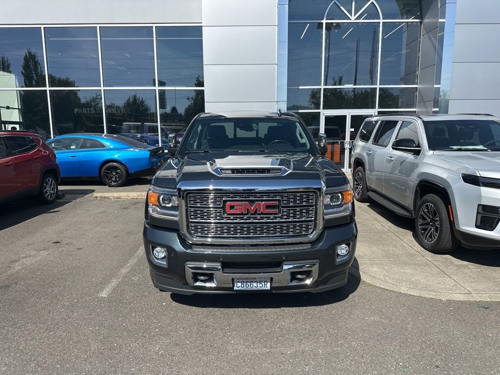 2019 GMC Sierra 4WD Crew Cab Standard Box Denali's photo