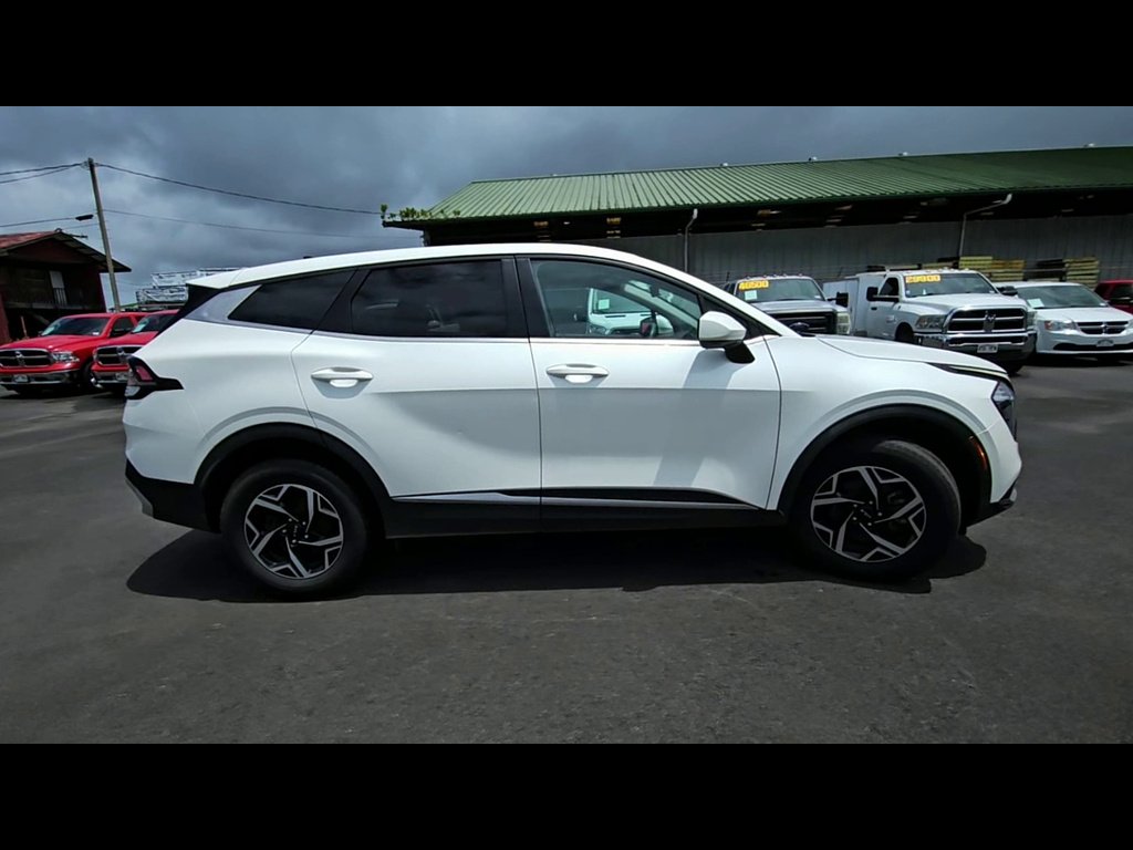 Used 2023 Snow White Pearl Kia LX image 9