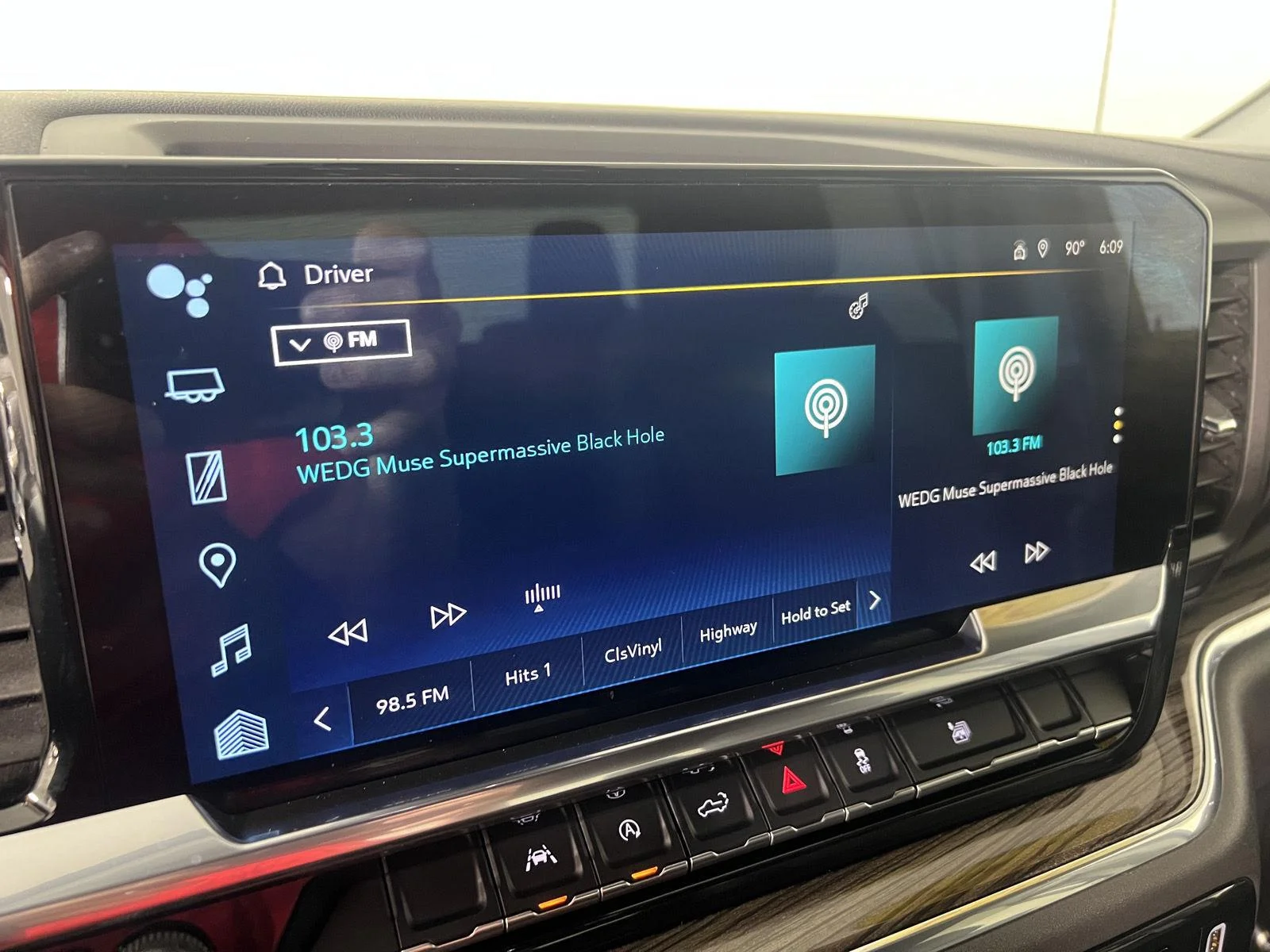 Used 2024 Summit White Chevrolet LT image 35