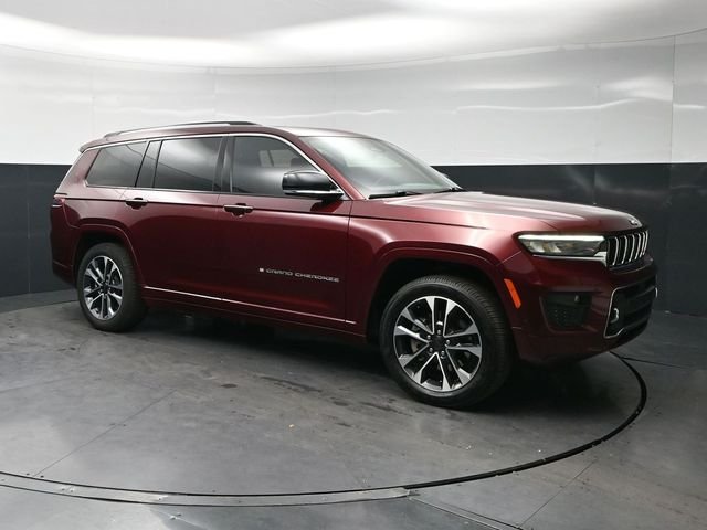 Used 2022 Velvet Jeep Overland image 3