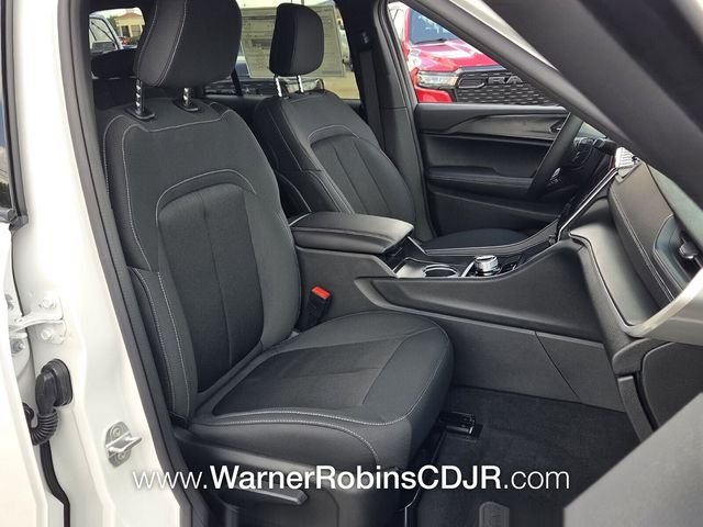 New 2026 Bright White Clear-Coat Exterior Paint Jeep Laredo image 16