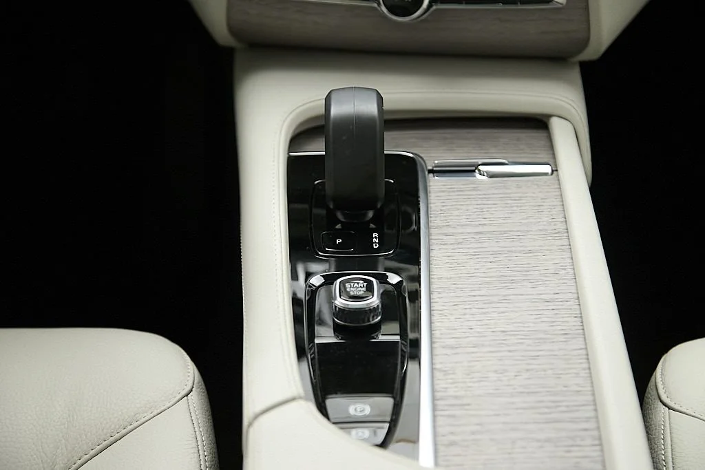 Certified Used 2024 Onyx Black Volvo Plus image 31