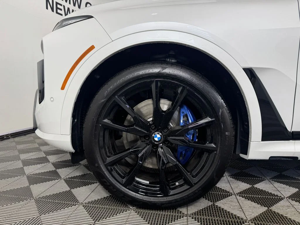 New 2027 Mineral White Metallic BMW xDrive40i image 10