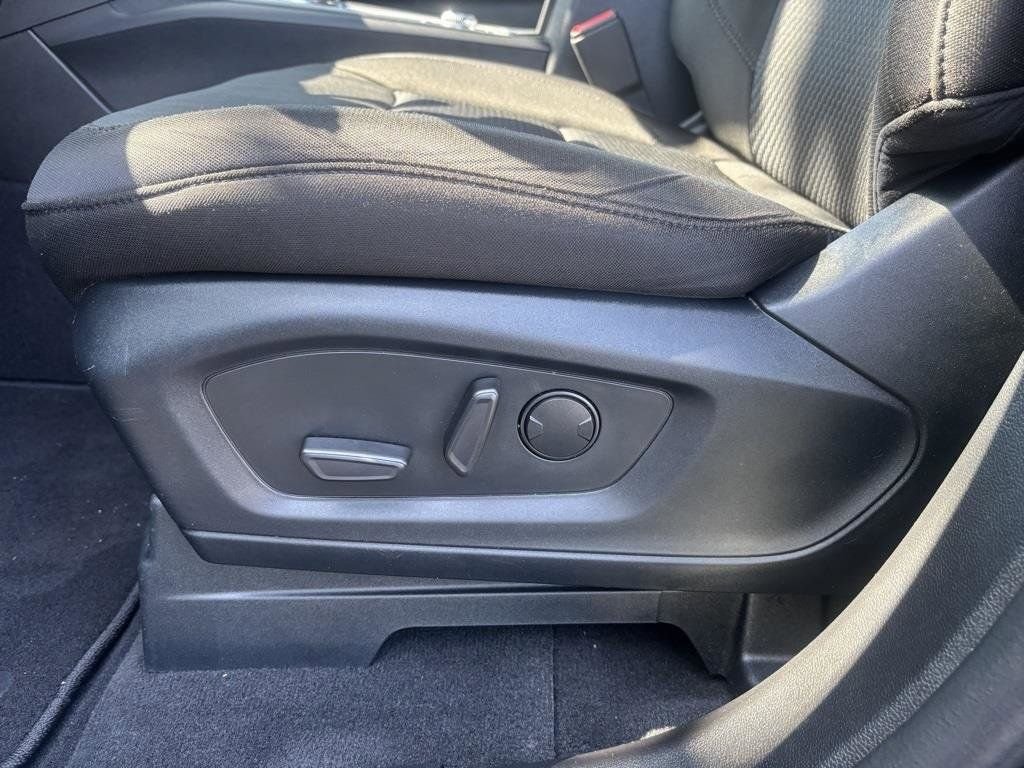 2023 Ford Explorer XLT - Photo 19