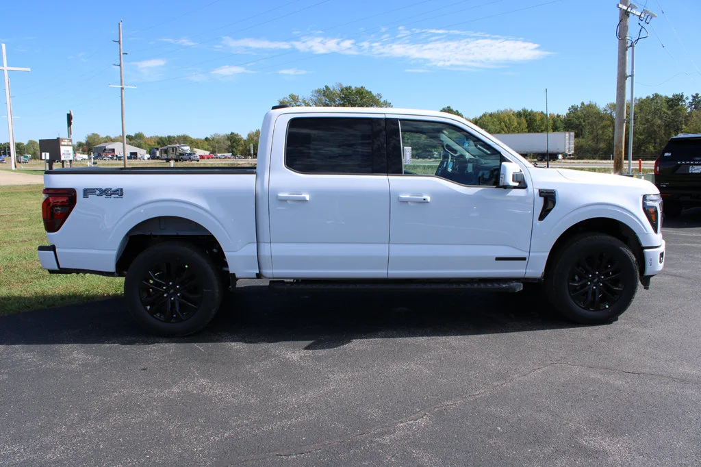 New 2026 Oxford White Ford Lariat® image 19