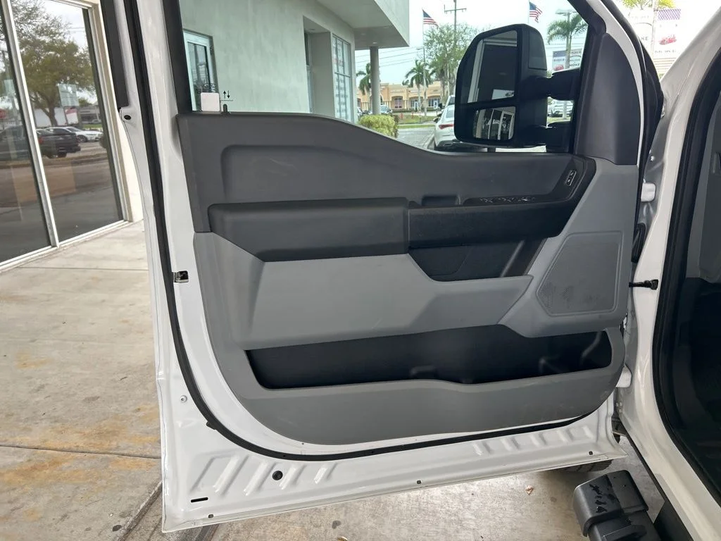 Used 2025 White Ford XL image 41