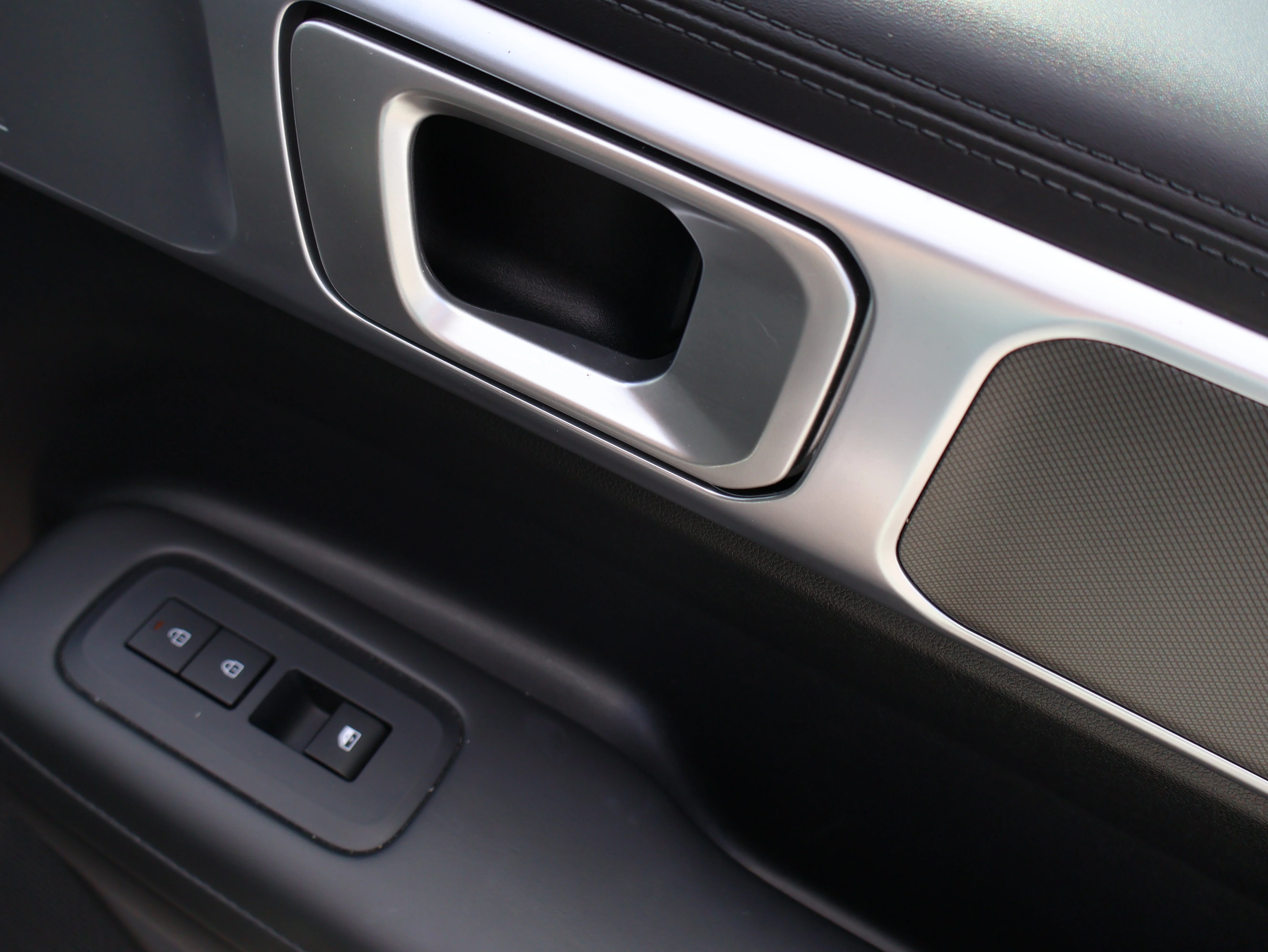 Used 2025 Ecotronic Gray Hyundai SEL image 11