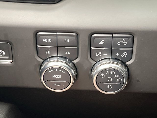 Used 2025 Summit White GMC Denali image 19
