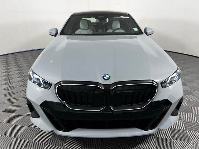 New 2026 Gray BMW 530i image 2