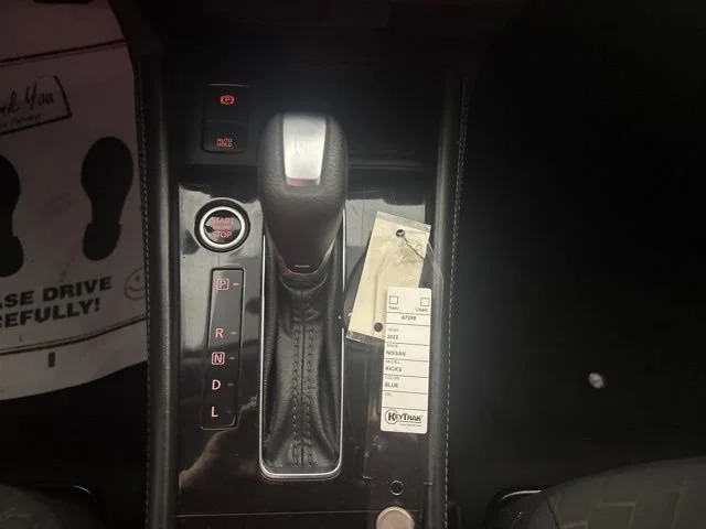 Used 2022  Nissan SR image 10