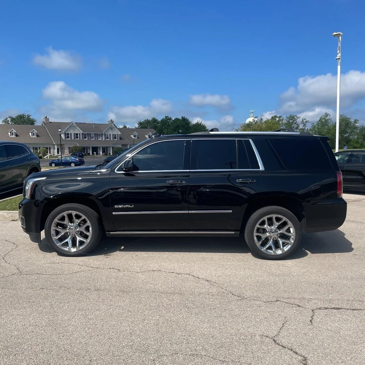 Used 2020 Onyx Black GMC Denali image 2