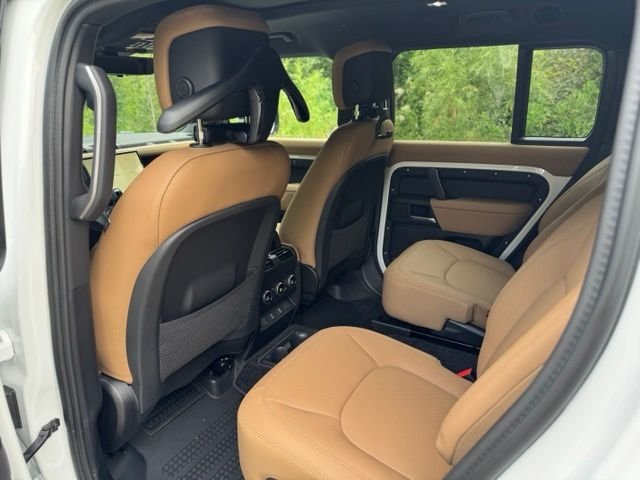 New 2026 Fuji White Land Rover S image 12