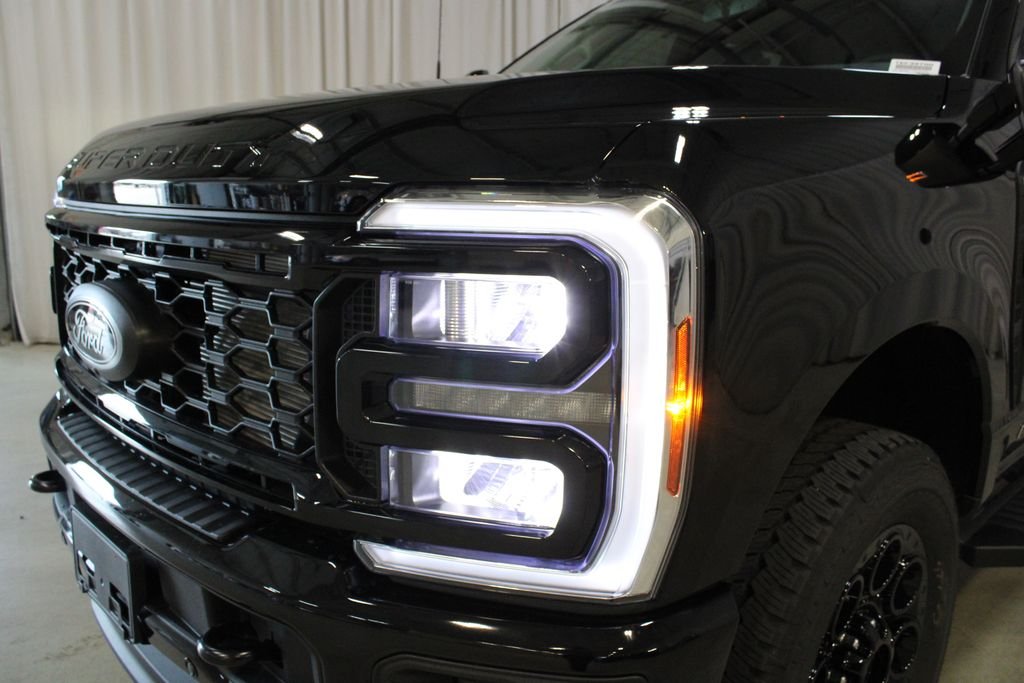 New 2026 Agate Black Metallic Ford Lariat image 34