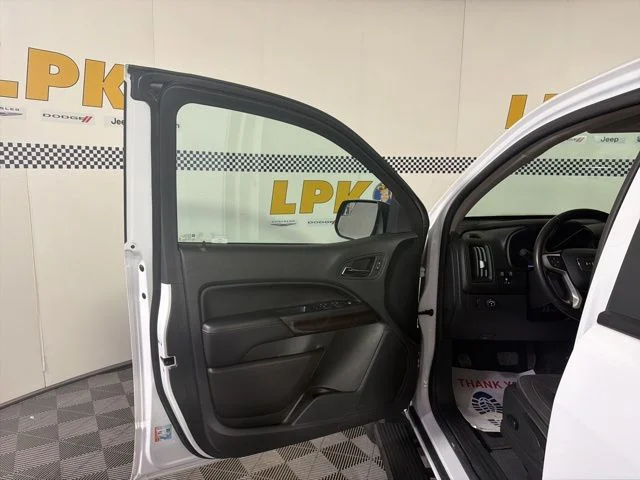 Used 2022 Summit White GMC 2WD Elevation image 11