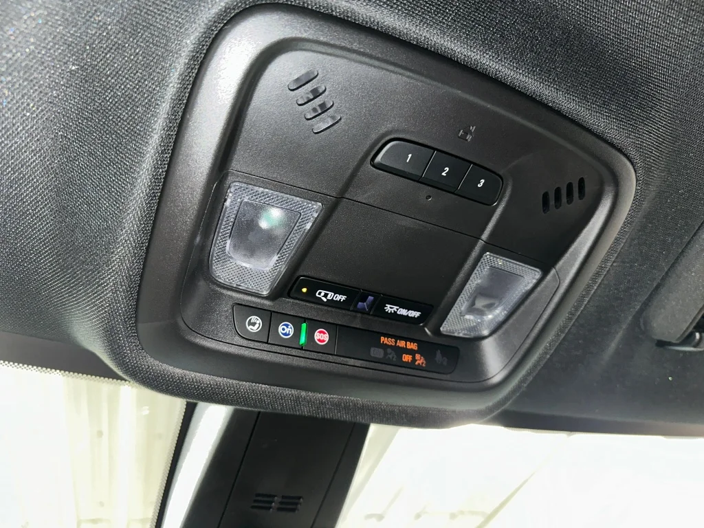 2023 Chevrolet Traverse 1LT - Photo 18