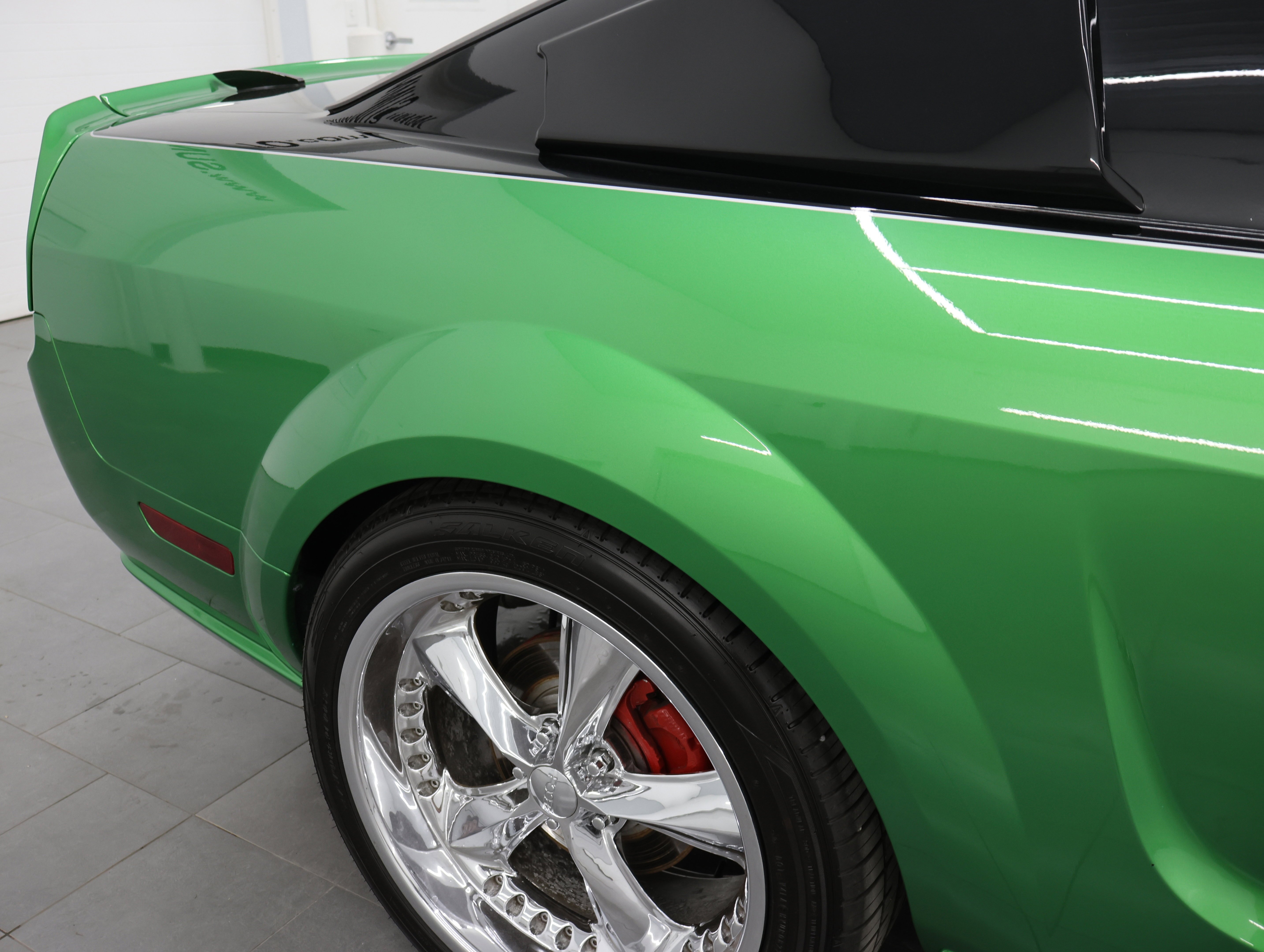 Used 2007 Green Ford GT Premium: GT PREMIUM-REGENCY GT R CONVERSION-GLASS ROOF-5 SPEED-SHAKER HOOD-20 WHEELS-LEATHER image 26