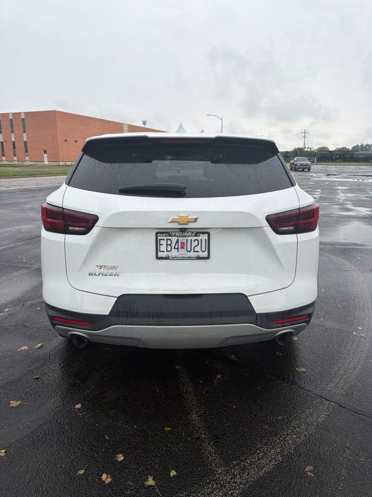 Used 2023 Summit White Chevrolet LT image 6