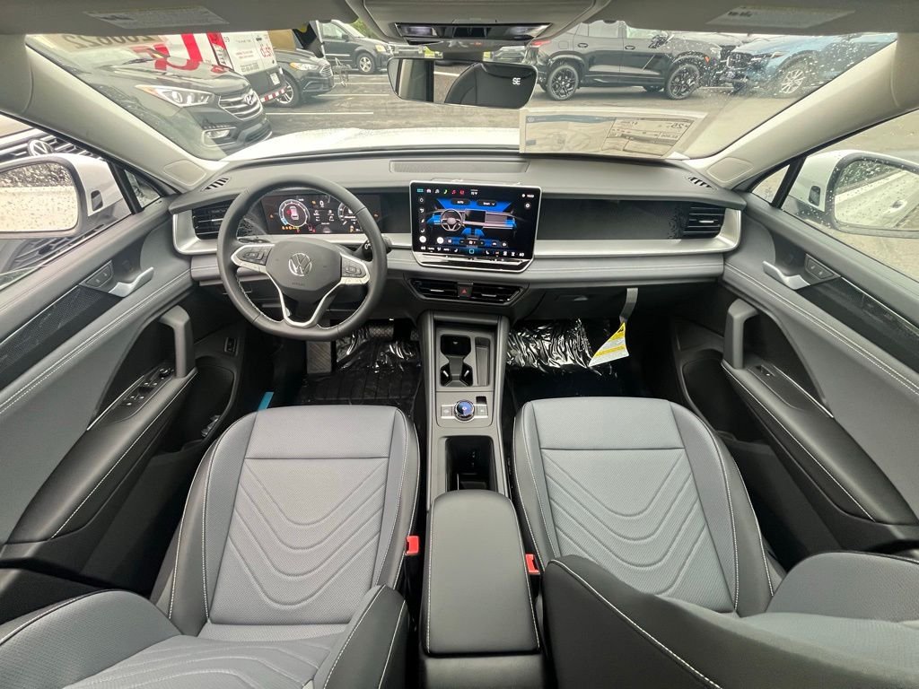 New 2026 White/off-white Volkswagen 2.0T SE image 13