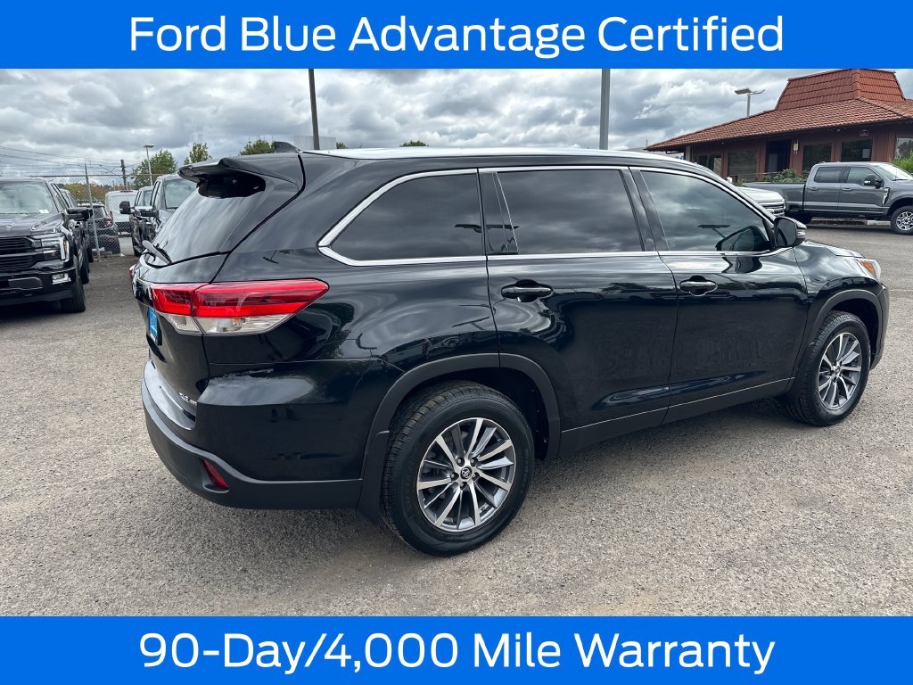 Used 2019 Black Toyota XLE image 8