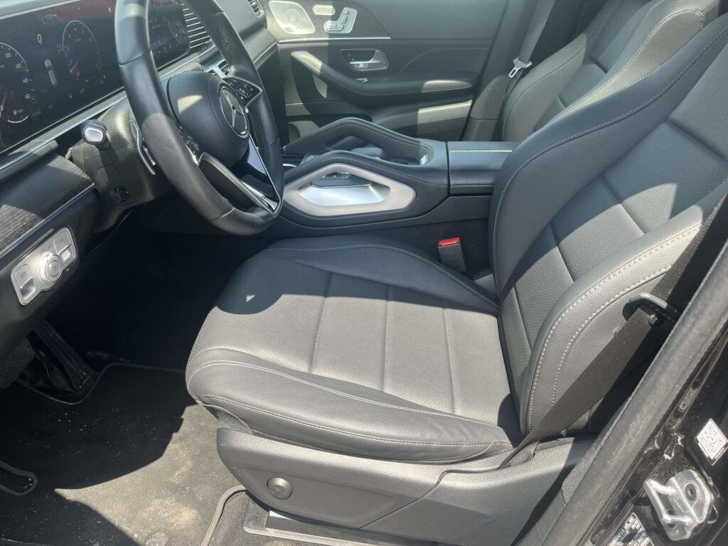 Certified Used 2025 Obsidian Black Metallic Mercedes-Benz GLE 350 image 16