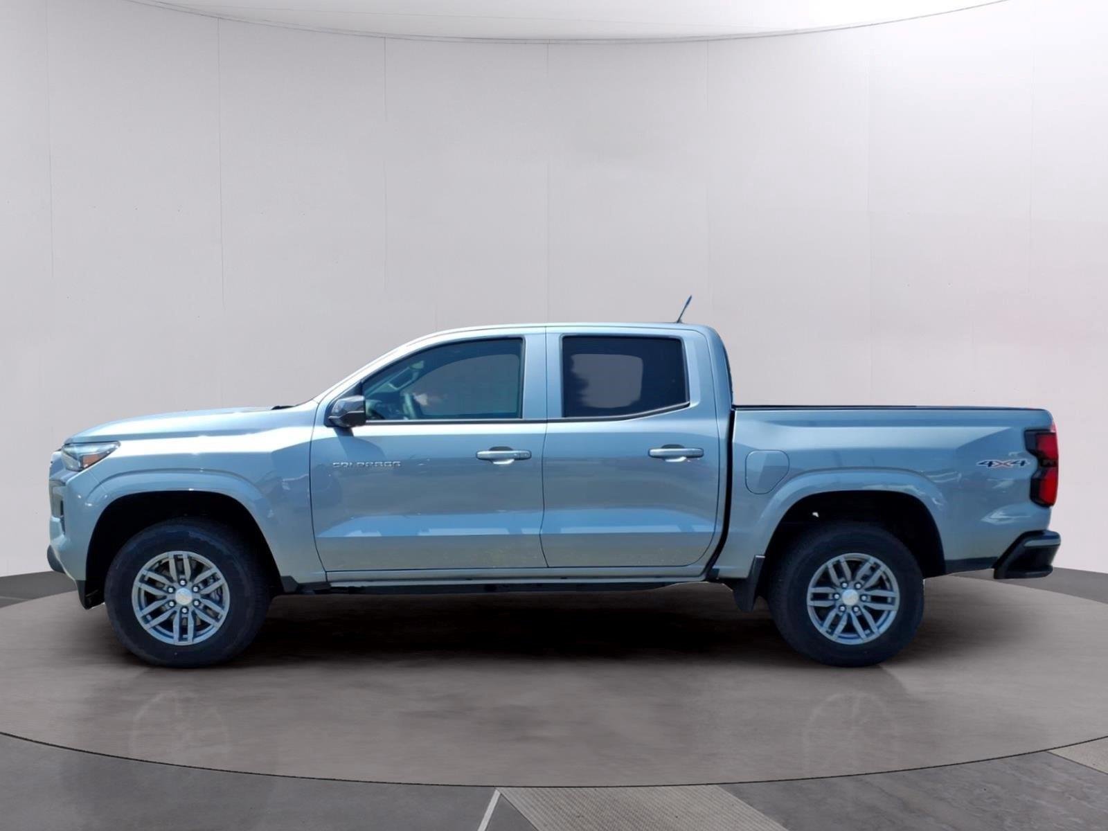 2026 Chevrolet Colorado LT - Photo 2