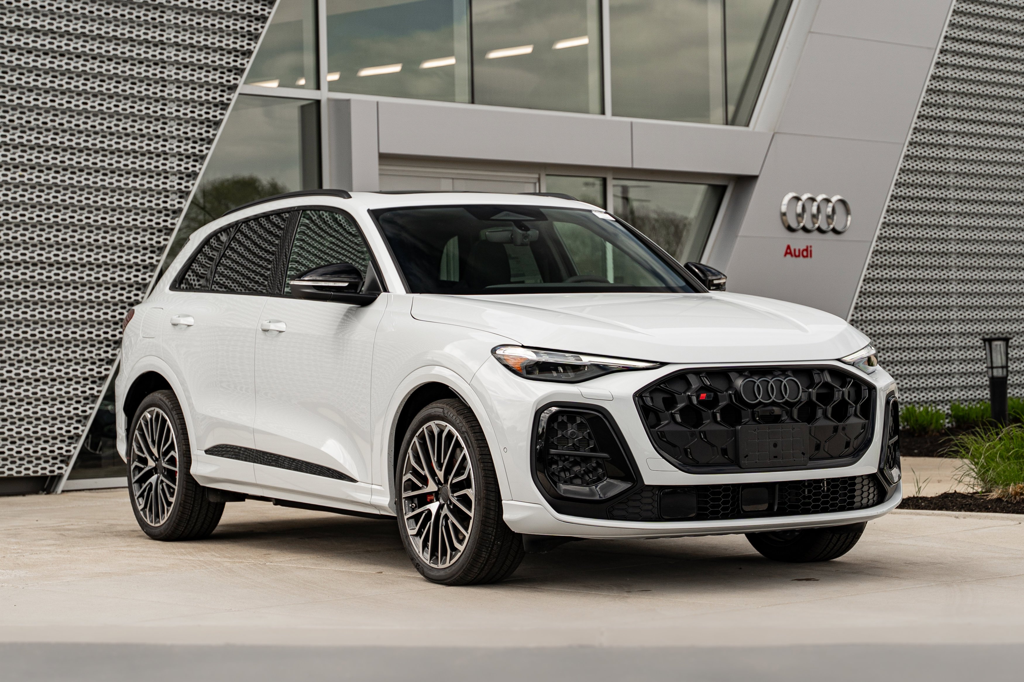 2026 Audi SQ5 Premium Plus quattro's photo
