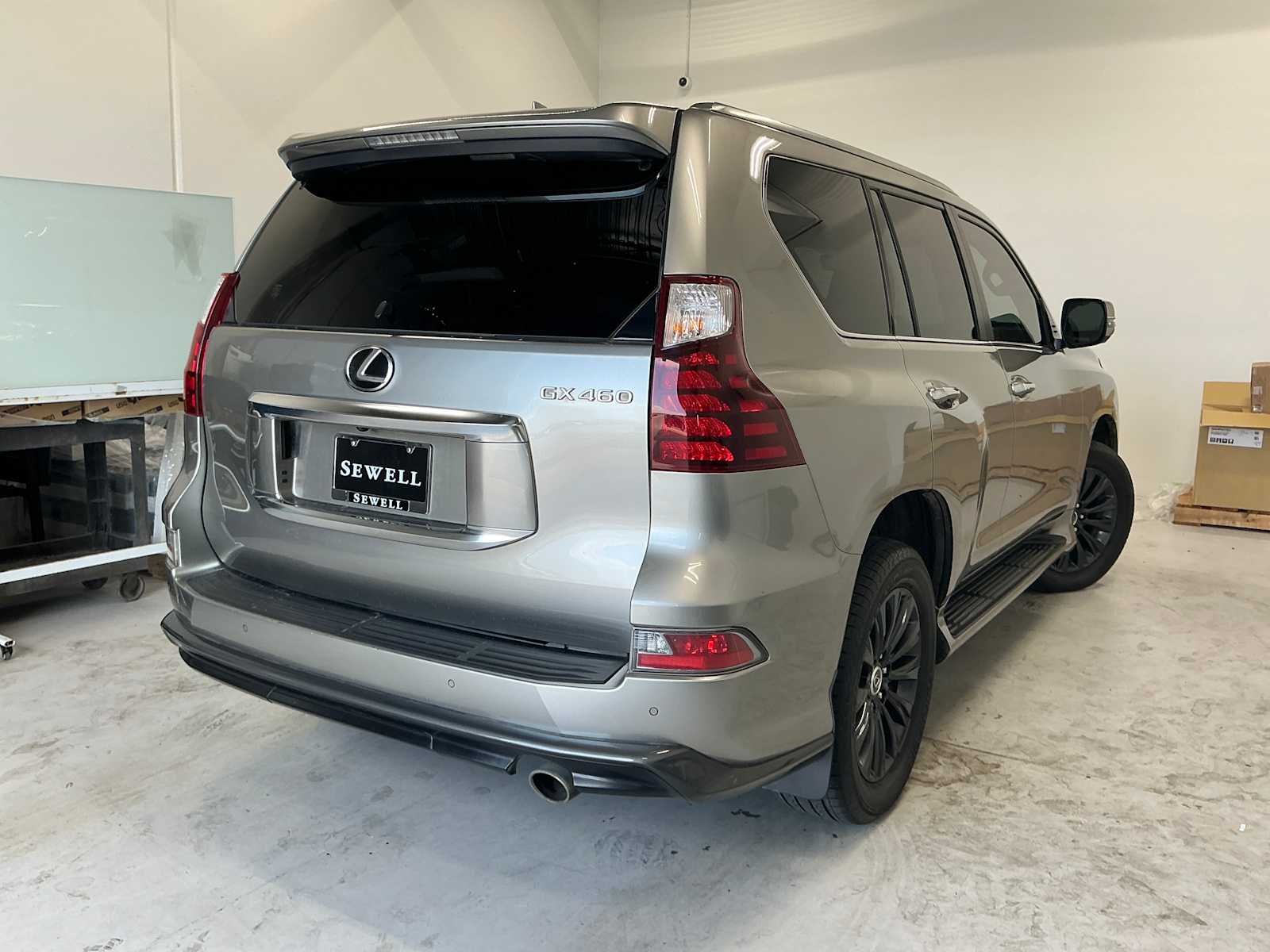 Used 2022 Atomic Silver Lexus Luxury image 4