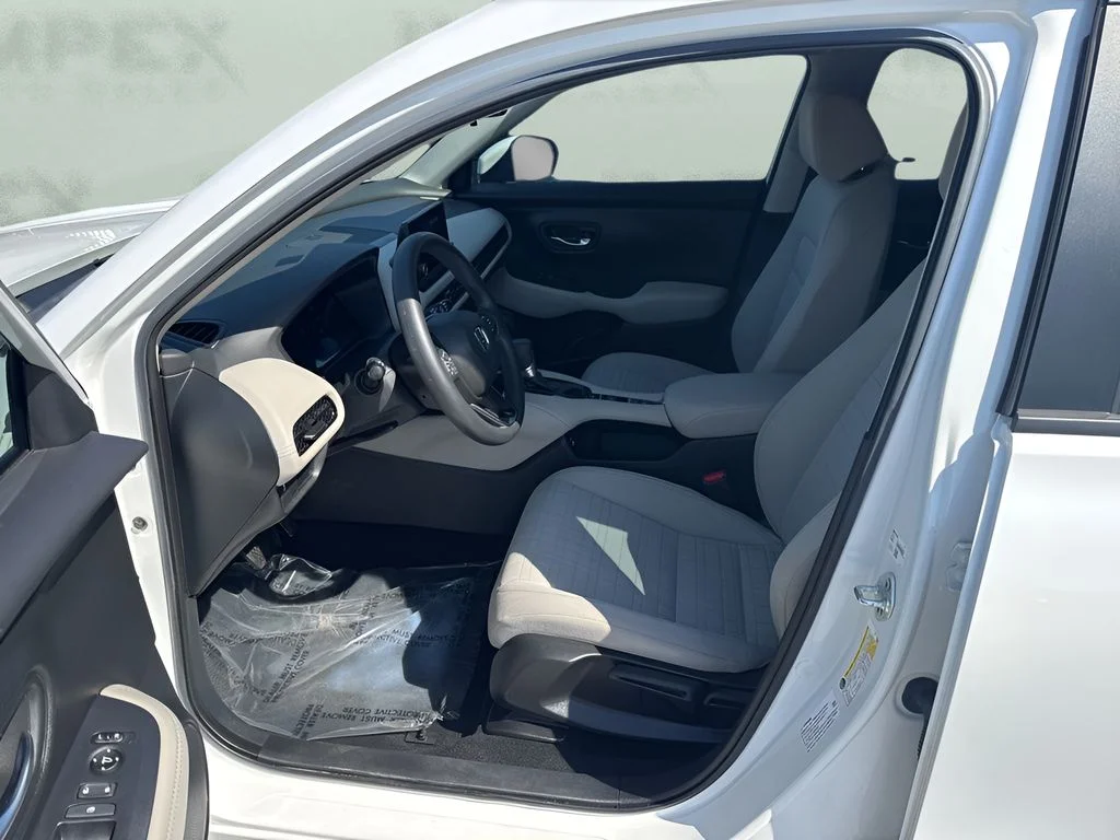 Used 2023 White Honda LX image 9