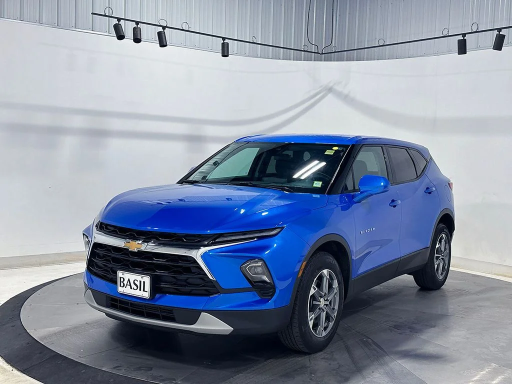 Used 2025 Blue Chevrolet LT image 8