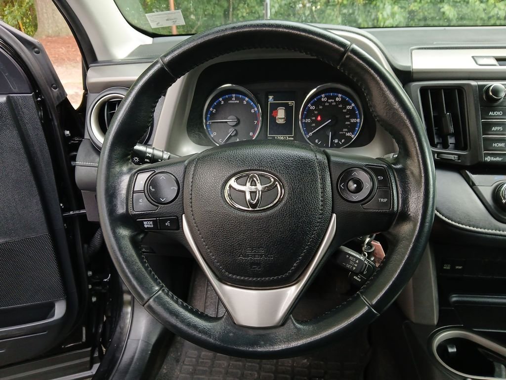 Used 2016 Black Toyota XLE image 32