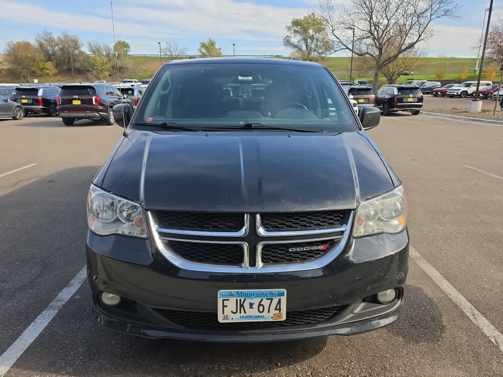 Used 2019 Black Onyx Crystal Pearlcoat Dodge SXT image 2