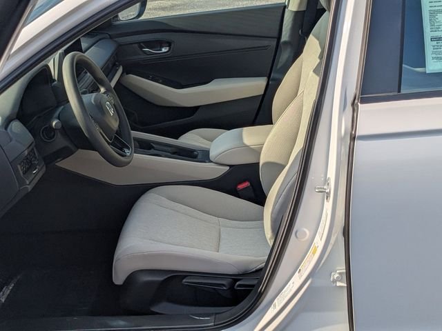 New 2026 Platinum White Pearl Honda LX image 10