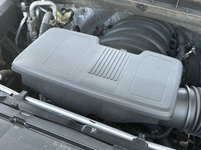 Used 2023 Gray Chevrolet Z71 image 33