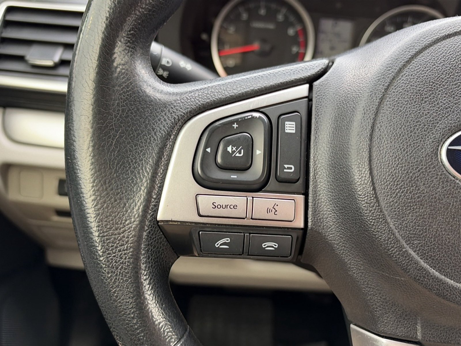 Used 2018 Dark Gray Metallic Subaru 2.5i image 29