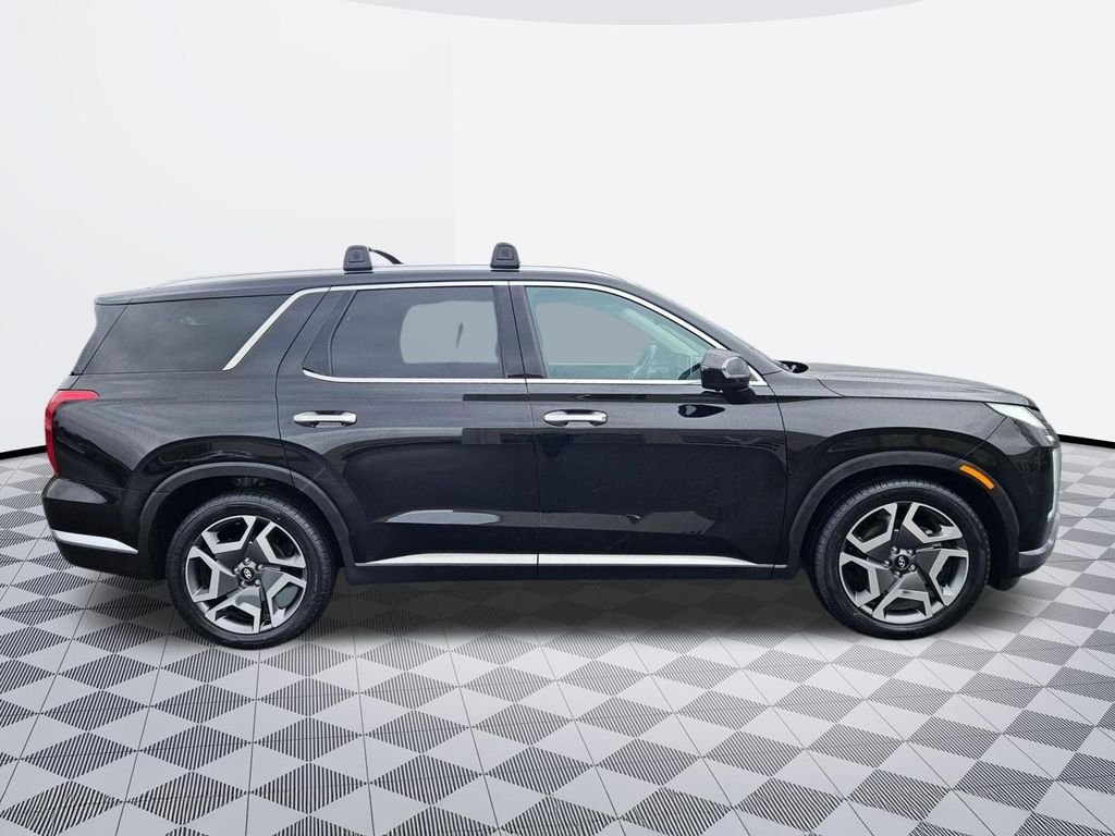 Used 2023 Abyss Black Pearl Hyundai Limited image 6