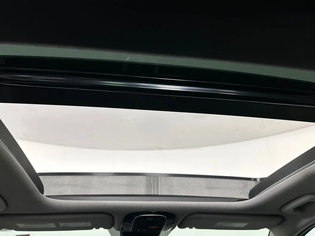 Used 2022 Black Hyundai Limited image 16